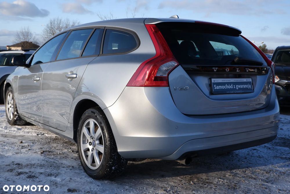 Volvo V60 D3 Geartronic Kinetic - 35