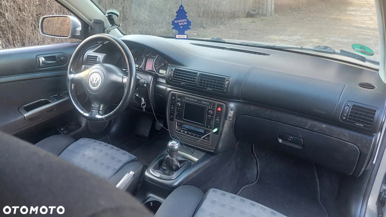 Volkswagen Passat 1.9 TDI Trendline - 30