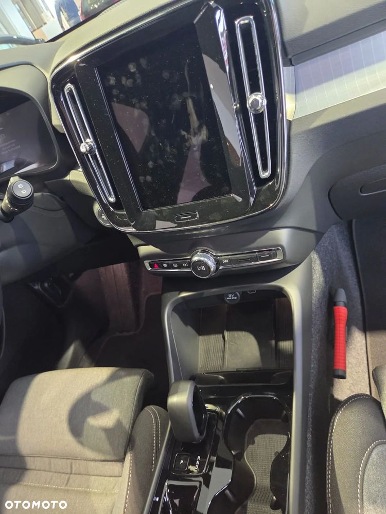Volvo XC 40 B4 Plus Black Edition - 30