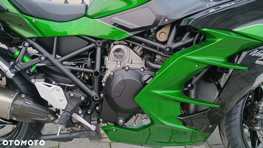 Kawasaki Ninja H2 SX - 18