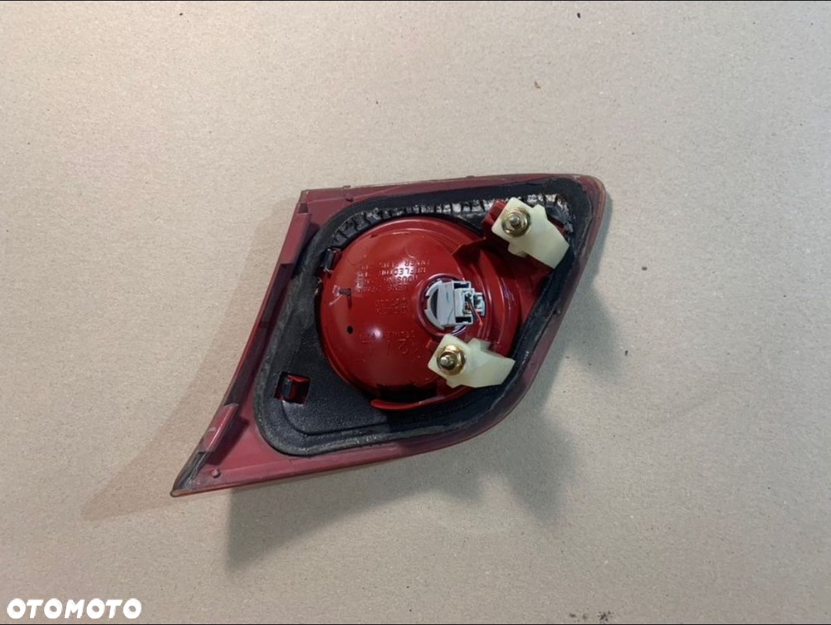 Lampa tył tylna prawa lub lewa 5d klapa mazda 3 bk - 2