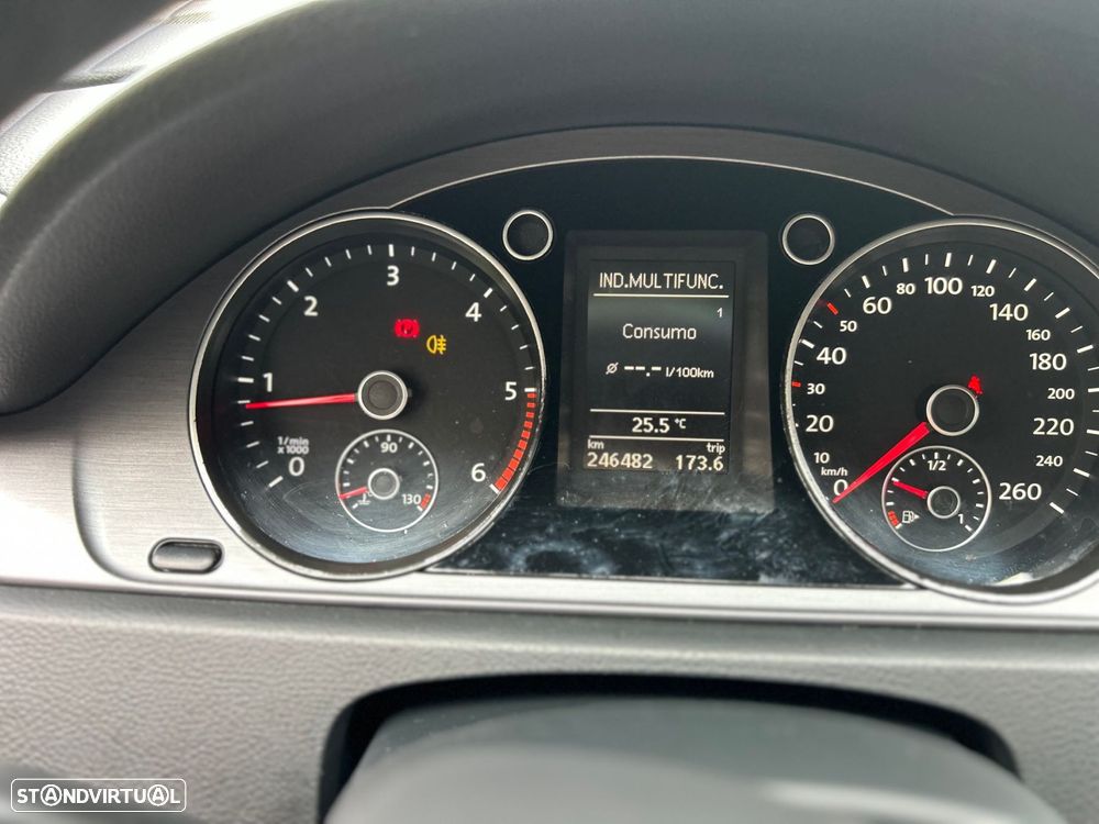 VW Passat Variant 1.6 TDI Confortline Navig - 27