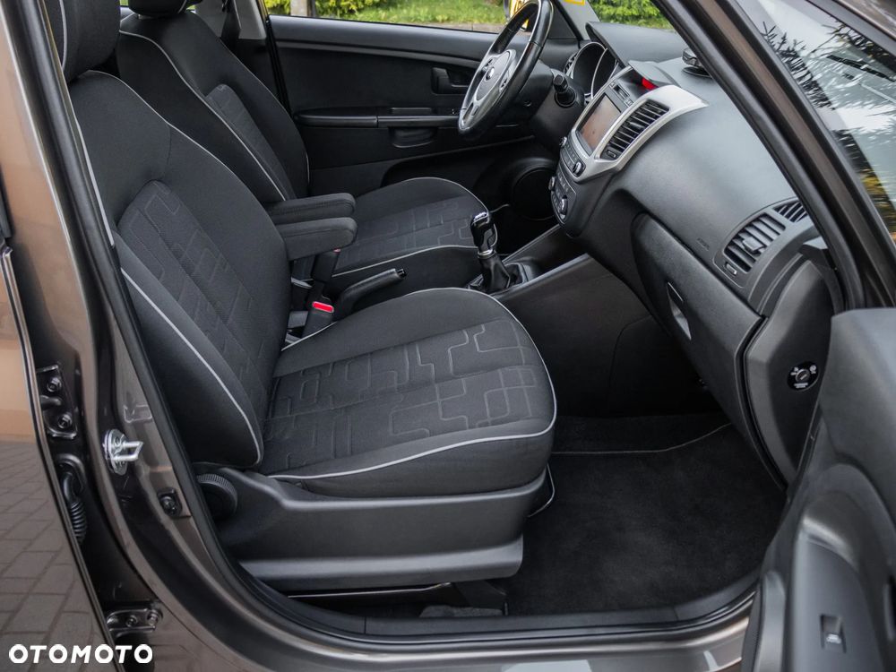 Kia Venga 1.6 CVVT Black Collection - 14