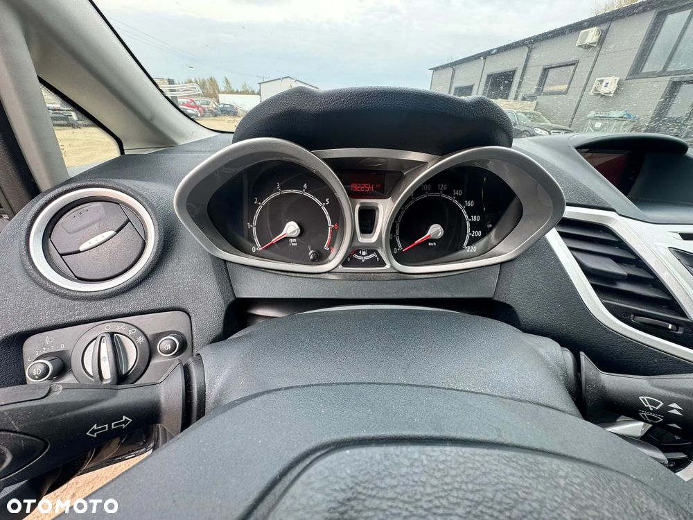 Ford Fiesta 1.4 Titanium EU5 - 7