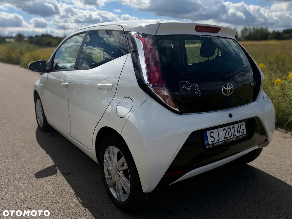 Toyota Aygo x-clusiv - 23