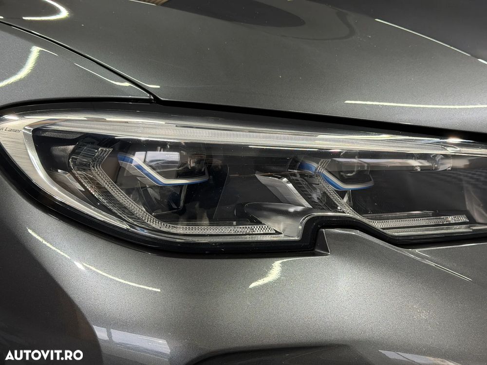 BMW Seria 3 330e Aut. M Sport - 29