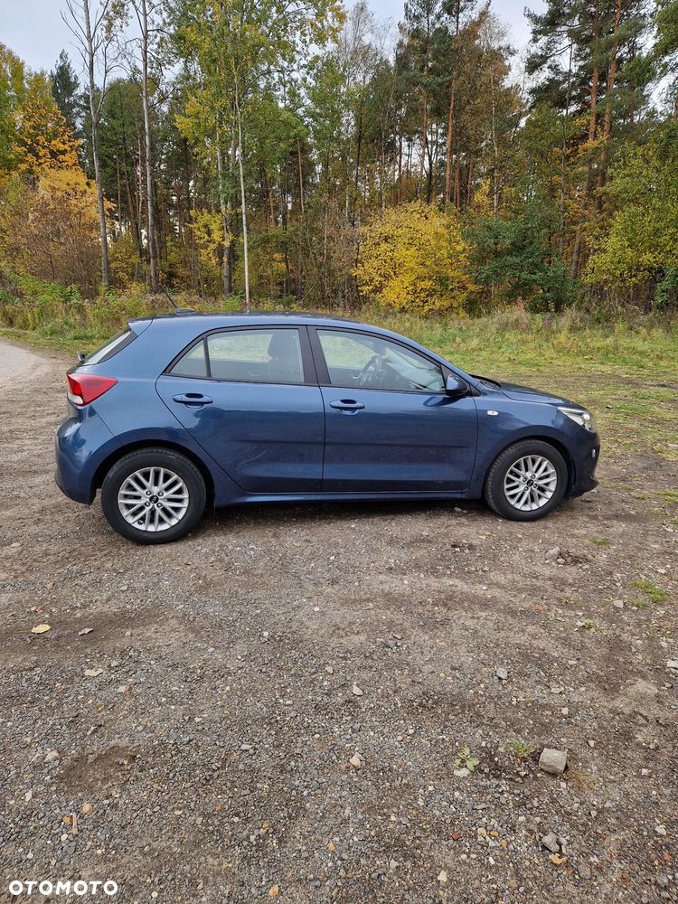 Kia Rio - 12