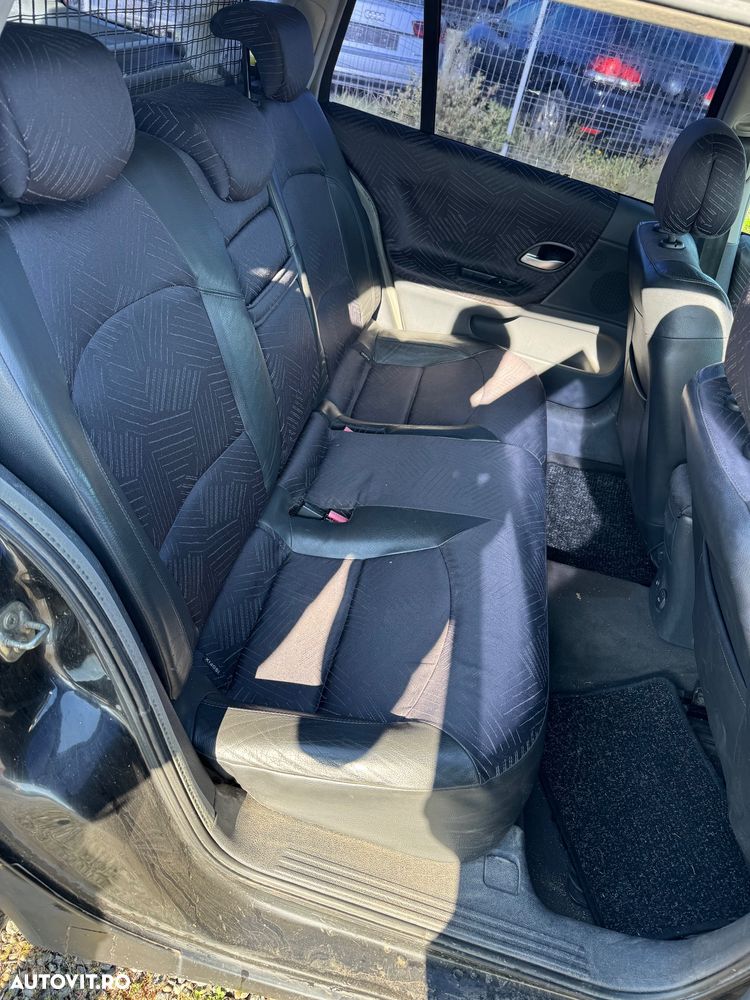 Renault Laguna Estate 1.9 dCi Expression - 9