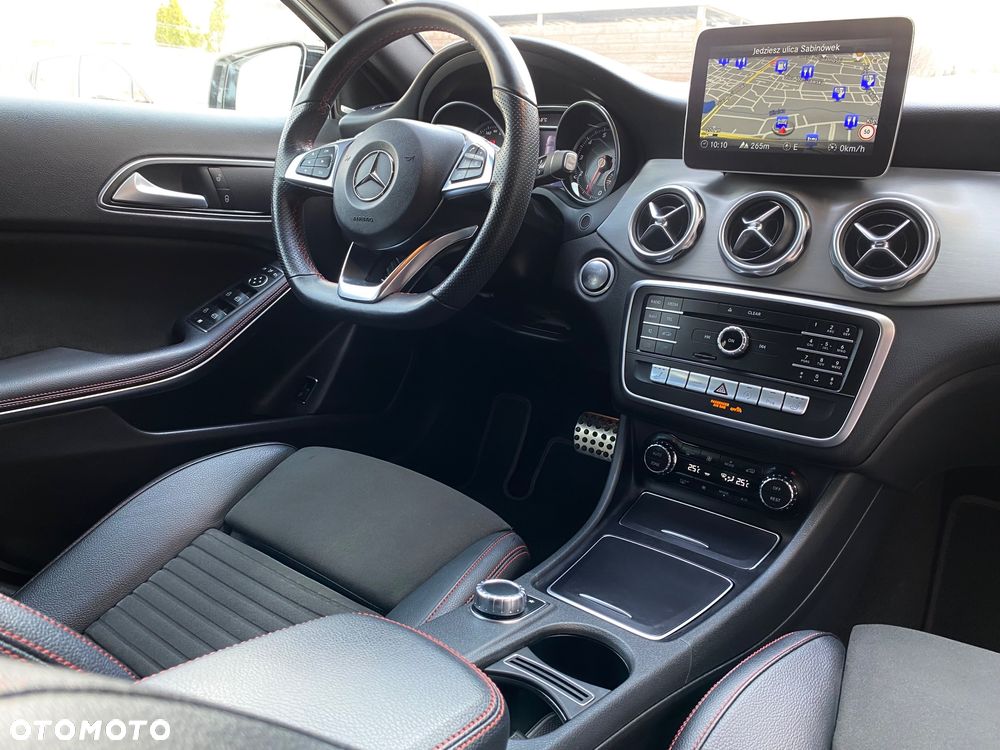 Mercedes-Benz GLA 200 7G-DCT AMG Line - 31