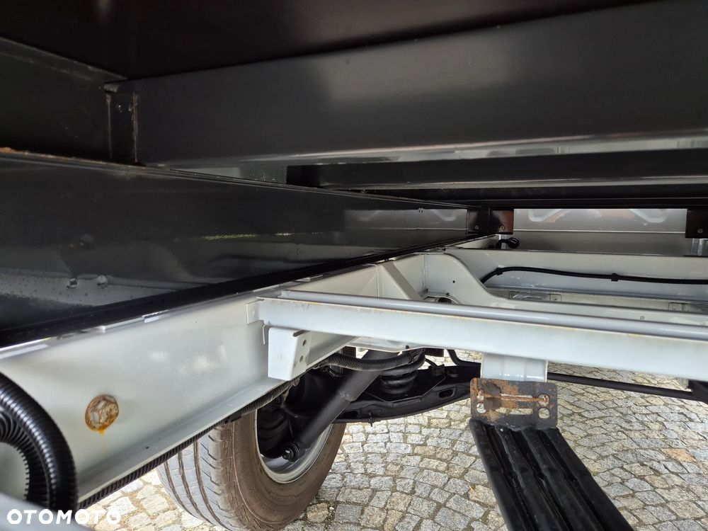 Volkswagen T5 LIFT - 27