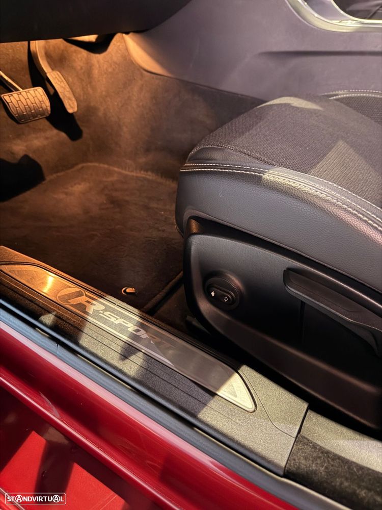 Jaguar XE 2.0 D R-Dynamic S - 37