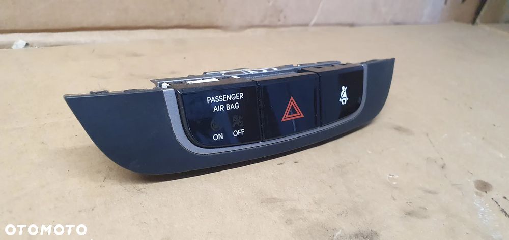 Przełącznik włącznik świateł awaryjnych Hyundai IX35 84740-2S350 - 3