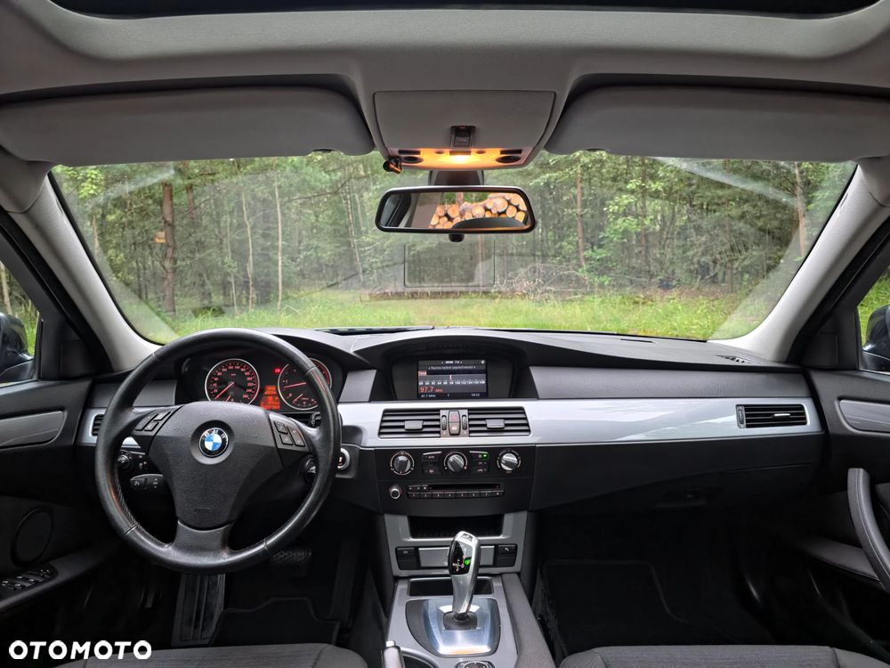 BMW Seria 5 525d Edition Sport - 17