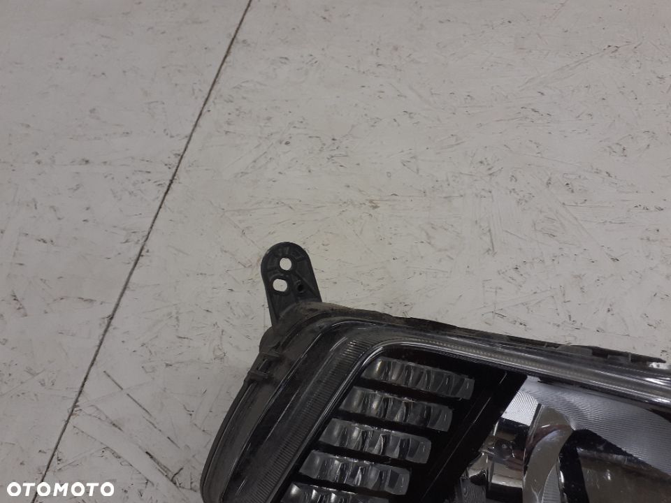 Halogen prawy vw polo 2G - 3