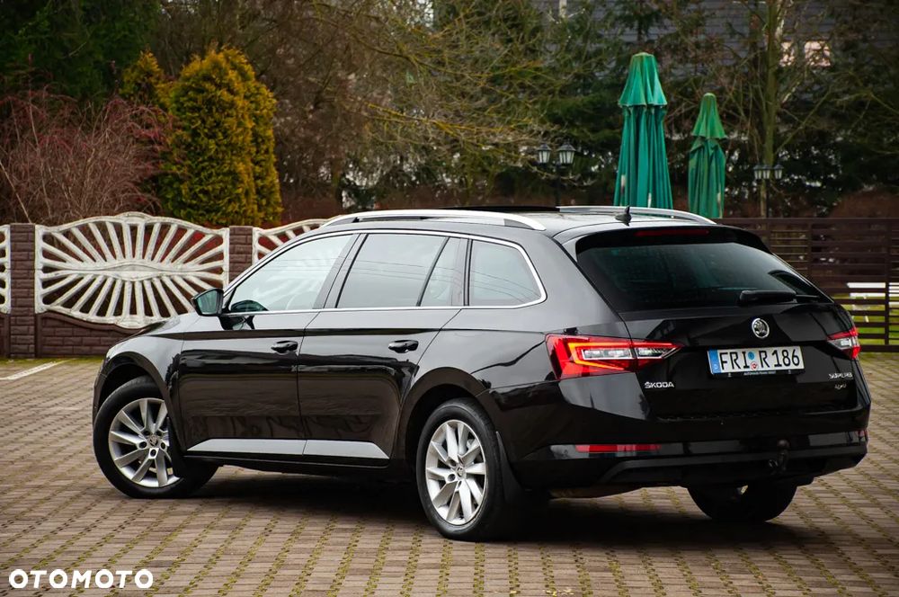 Skoda Superb 2.0 TDI 4x4 DSG Premium Edition - 24