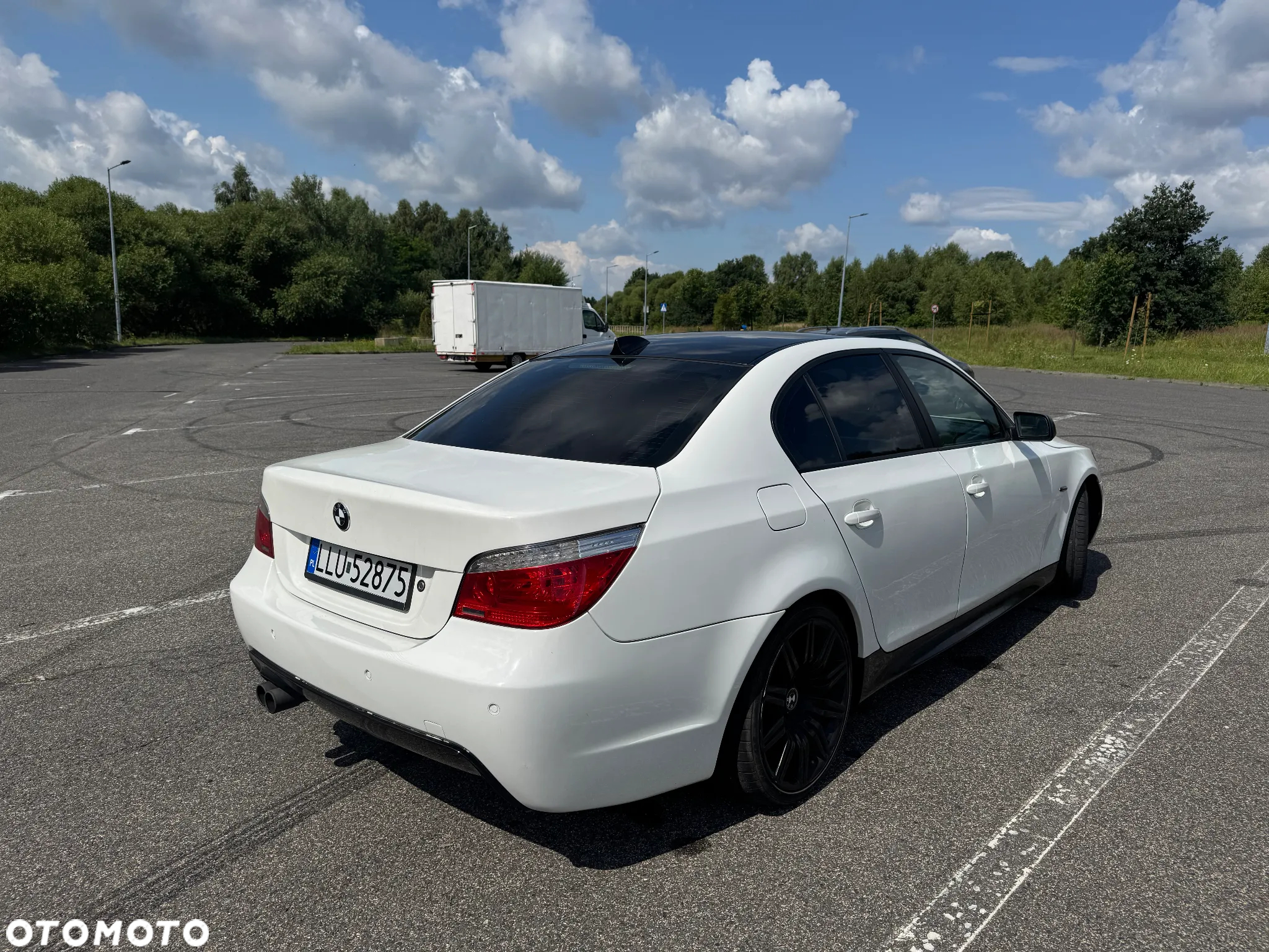 BMW Seria 5 550i - 9