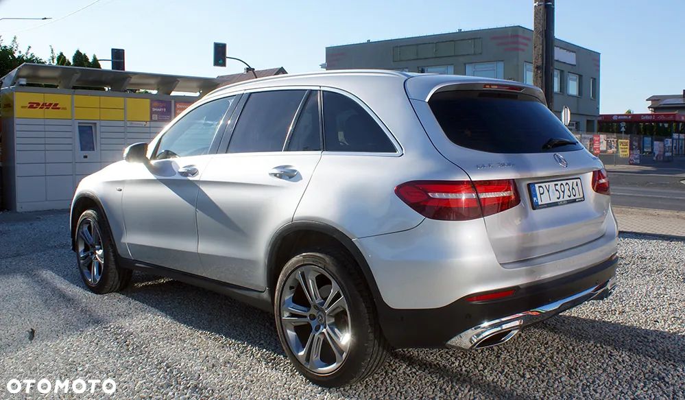 Mercedes-Benz GLC 300 4Matic 9G-TRONIC AMG Line - 3