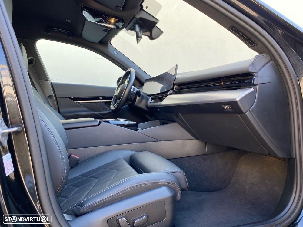 BMW 520 d Pack Desportivo M - 16