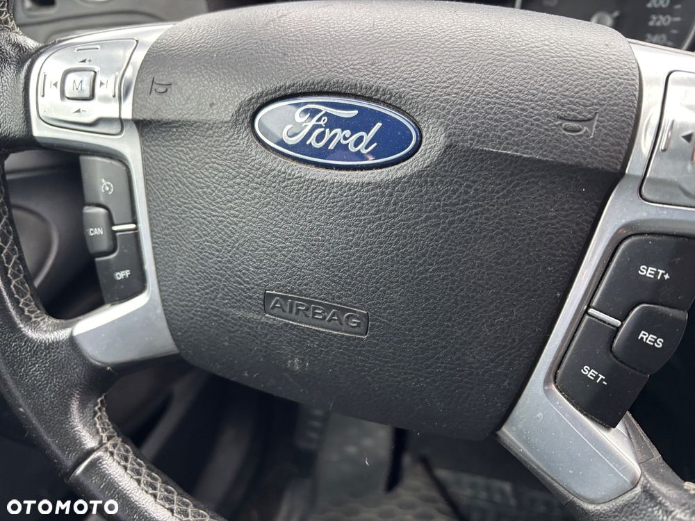 Ford S-Max - 34