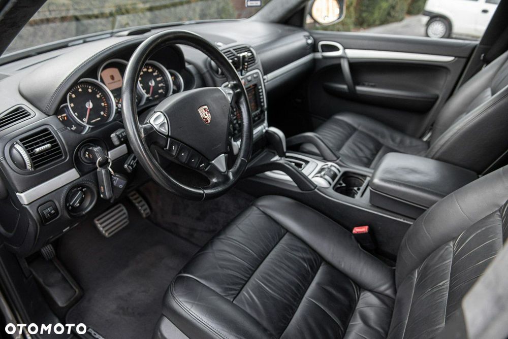 Porsche Cayenne Turbo Tiptronic S - 6