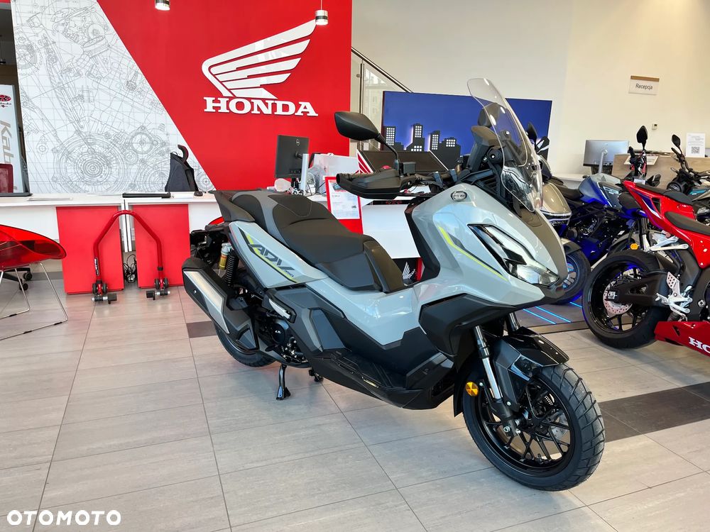 Honda ADV350 - 1