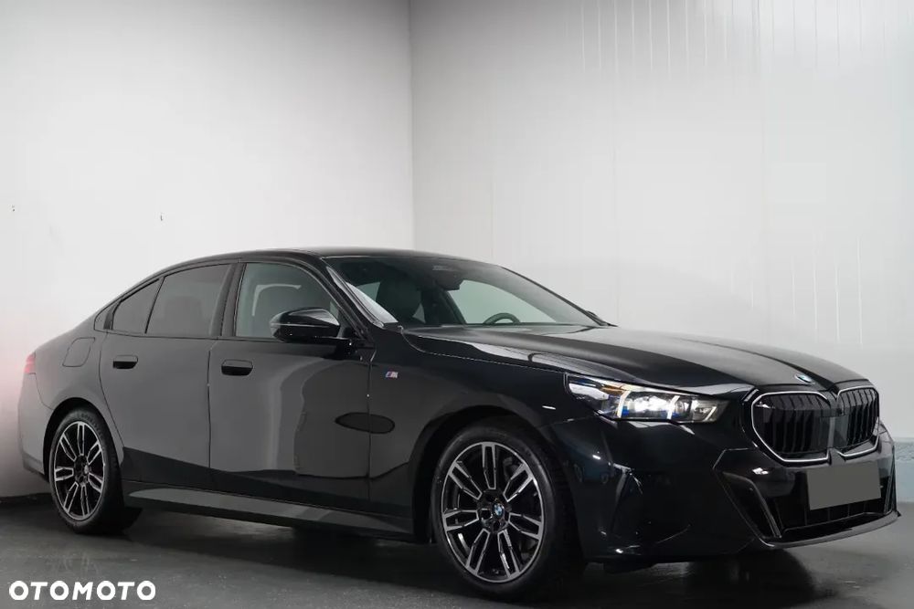 BMW Seria 5 520d xDrive mHEV M Sport - 6