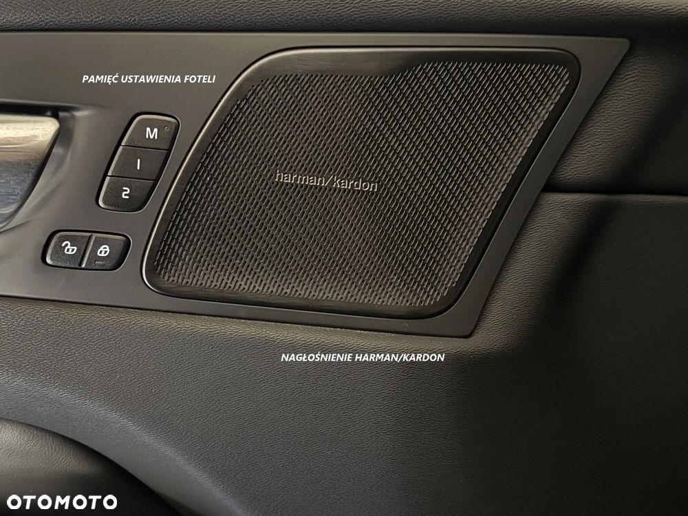 Volvo XC 60 B4 D AWD Plus Dark - 19