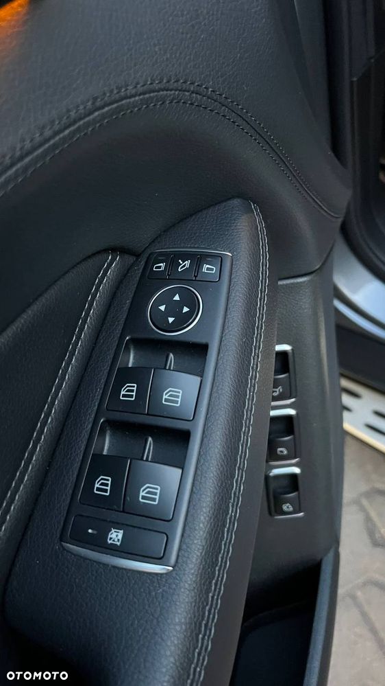 Mercedes-Benz GLS - 38
