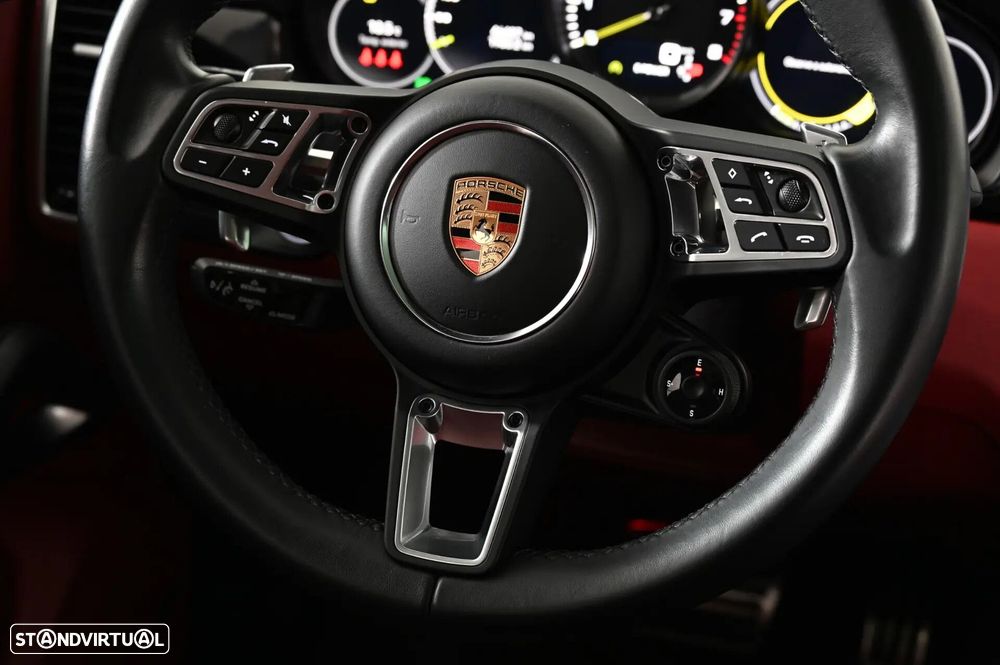 Porsche Cayenne Coupé Turbo S E-Hybrid - 23