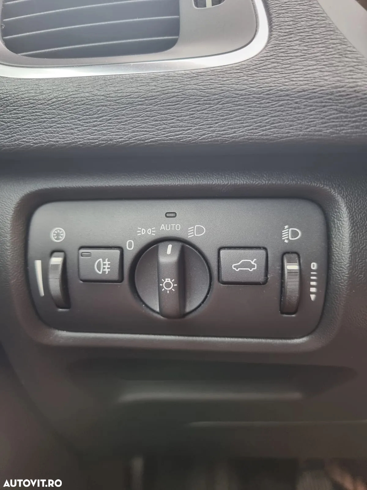 Volvo V40 D4 VEA Momentum - 11