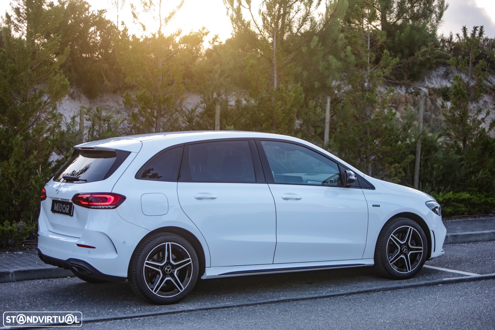 Mercedes-Benz B 250 e AMG Line - 20