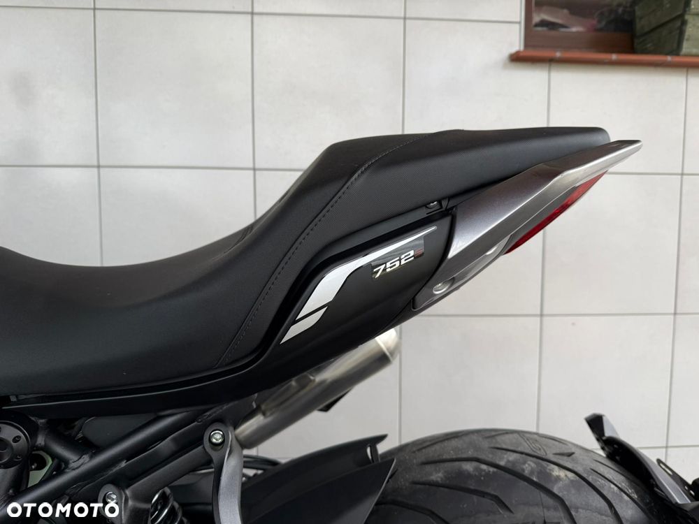 Benelli 752 S - 10