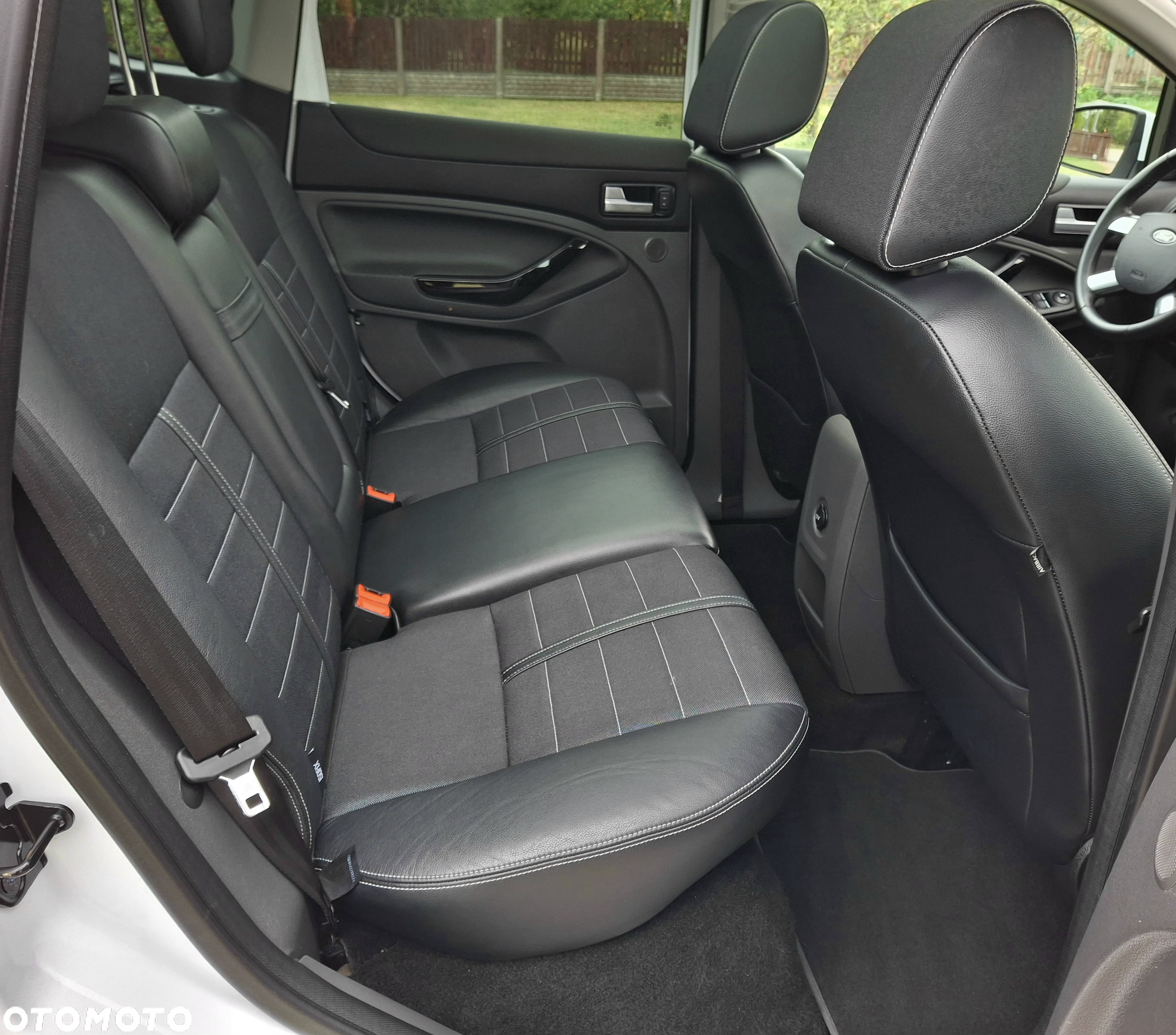 Ford Kuga ver-2-0-tdci-4wd-titanium-plus - 29