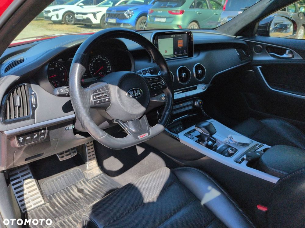 Kia Stinger - 9