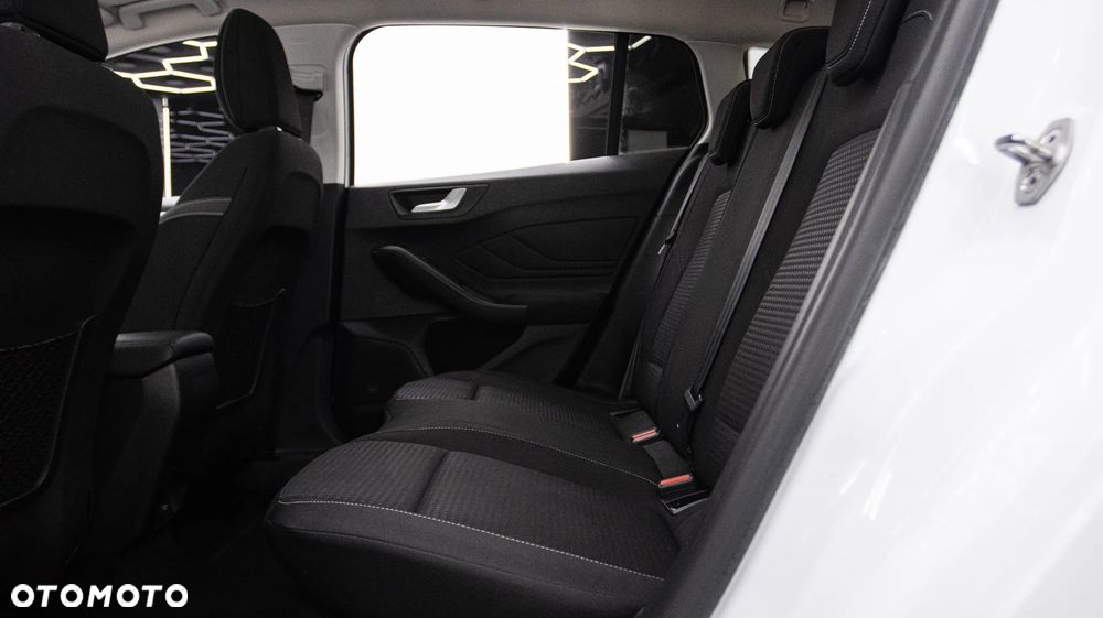 Ford Focus 1.0 EcoBoost Connected - 19