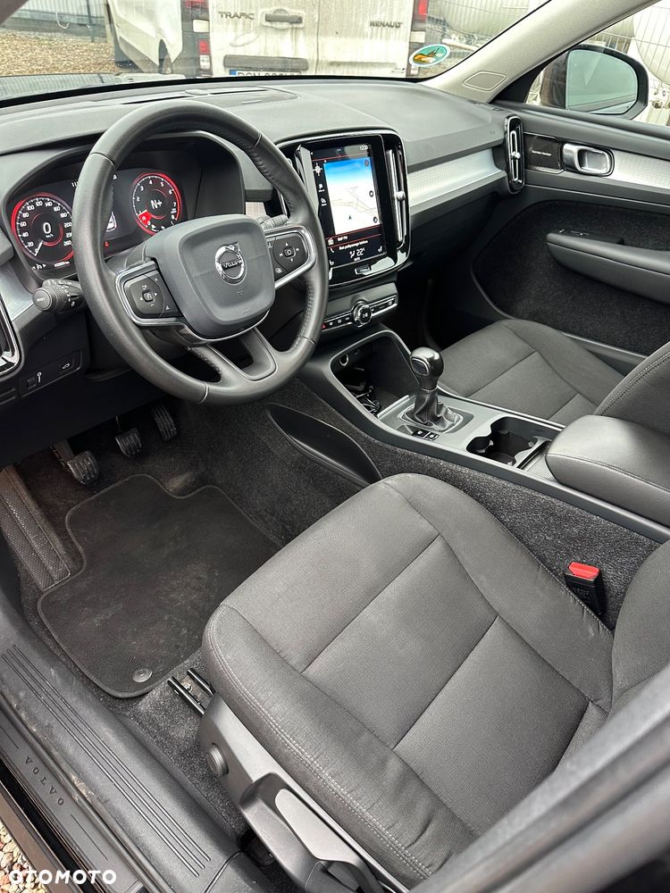 Volvo XC 40 T3 Momentum Pro - 6