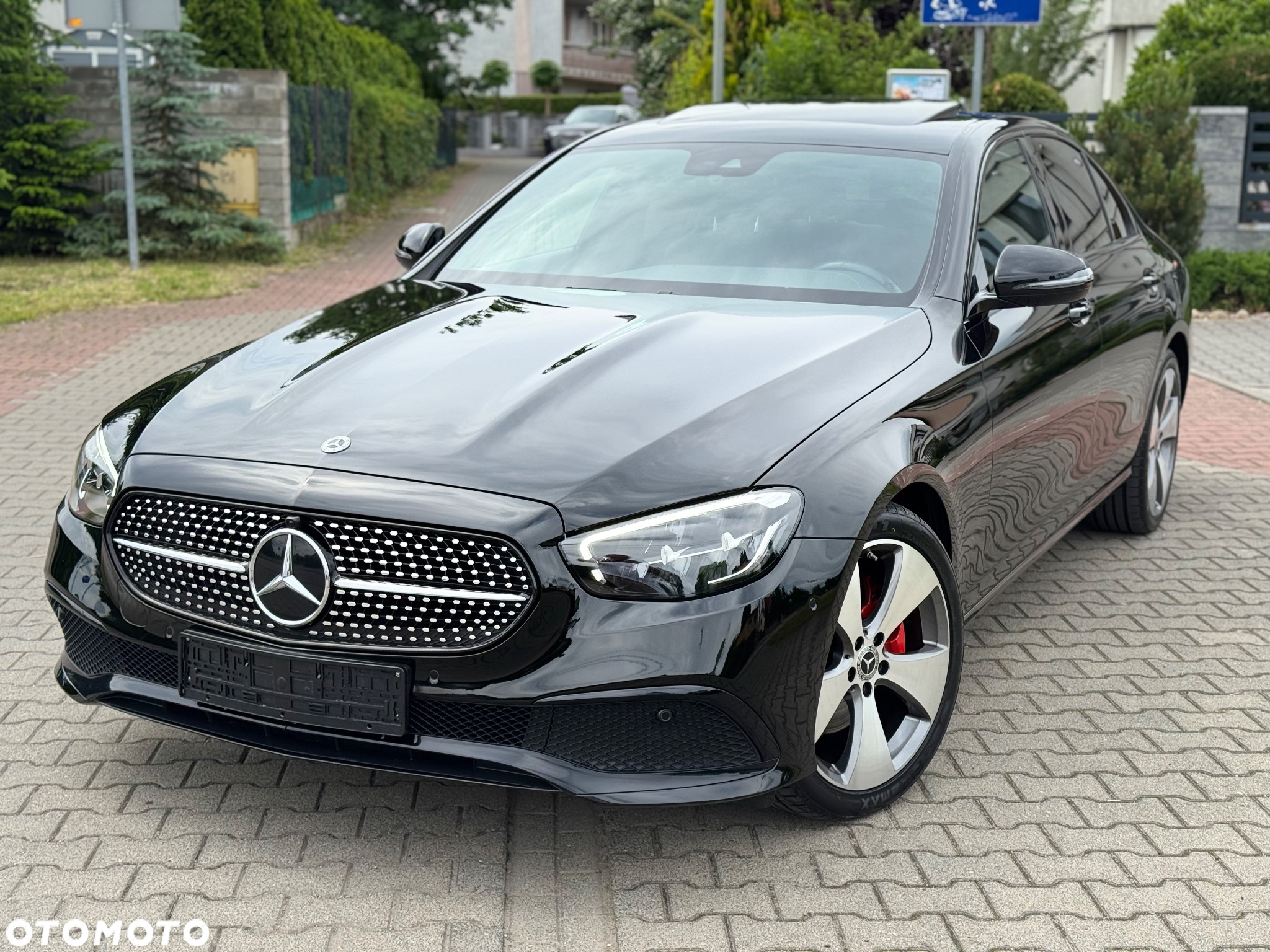 Mercedes-Benz Klasa E 220 d 4Matic T 9G-TRONIC Avantgarde - 11