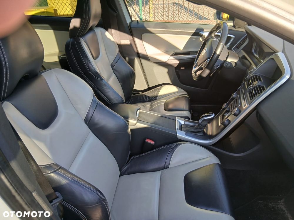Volvo XC 60 D4 AWD Geartronic Edition Pro - 3