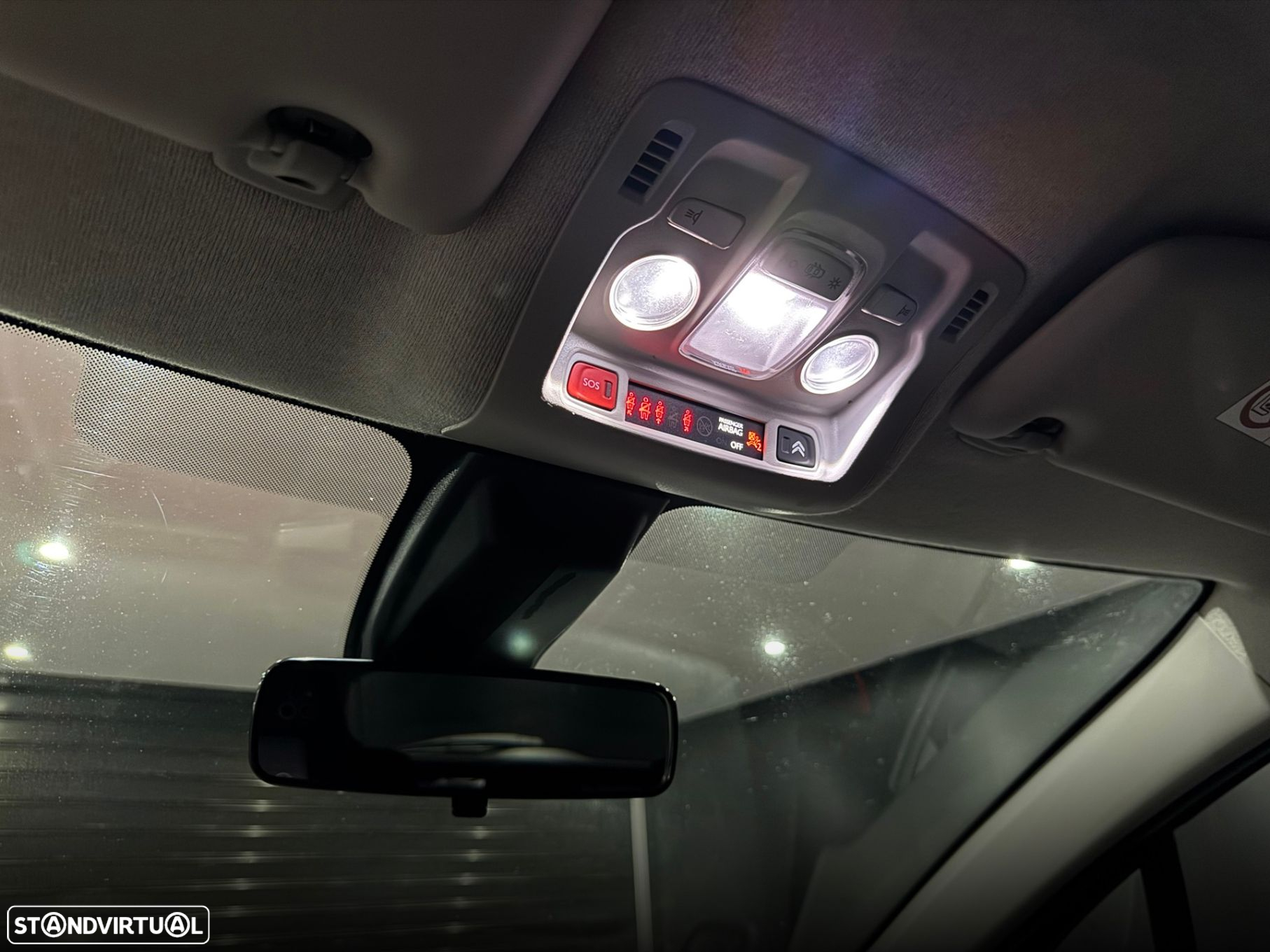 Citroën C3 1.2 PureTech Shine - 23