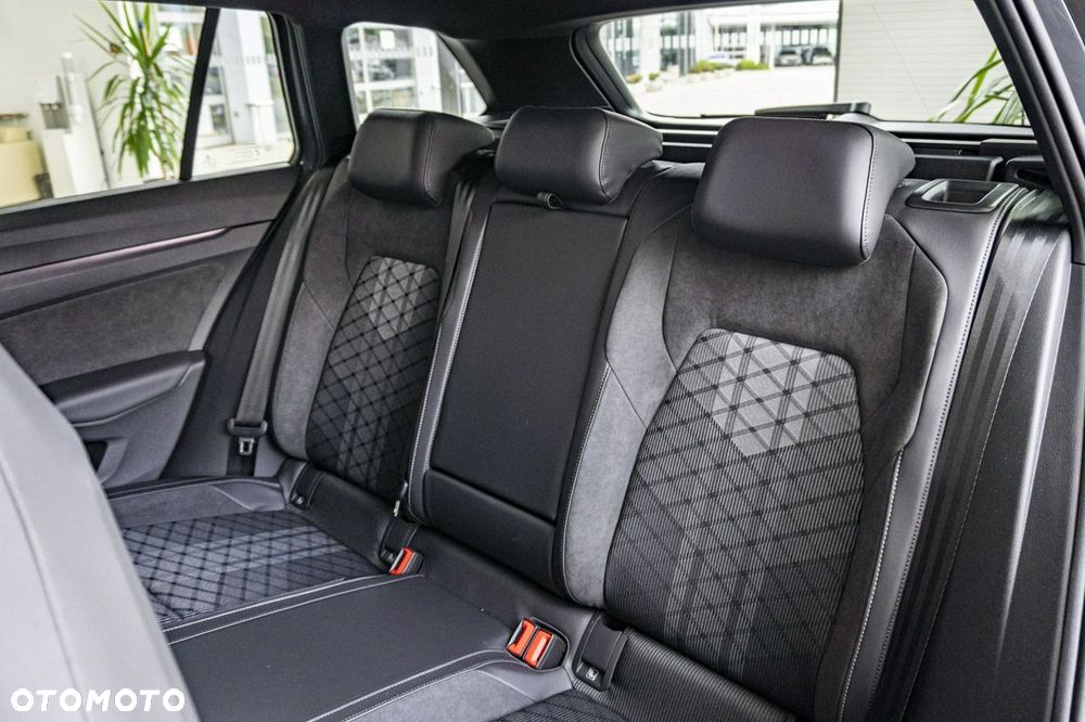 Volkswagen Golf - 26