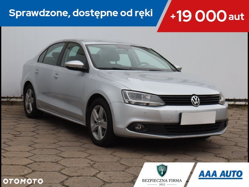 Volkswagen Jetta - 1