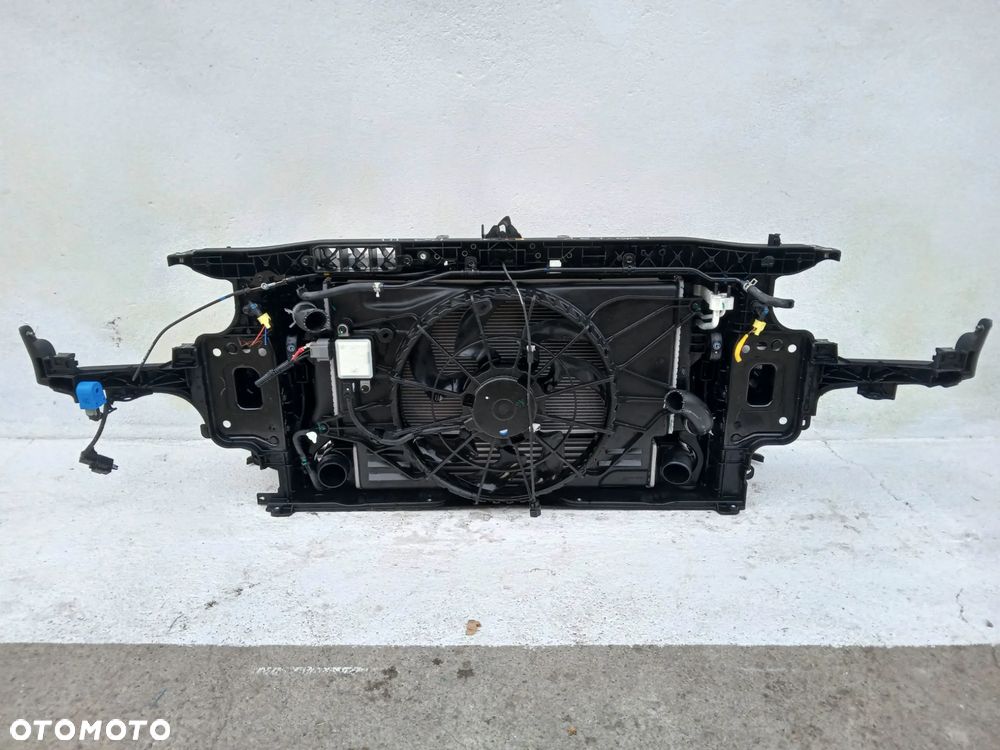 HYUNDAI I30 III- PAS PRZEDNI CHŁODNICE WENTYLA - 4