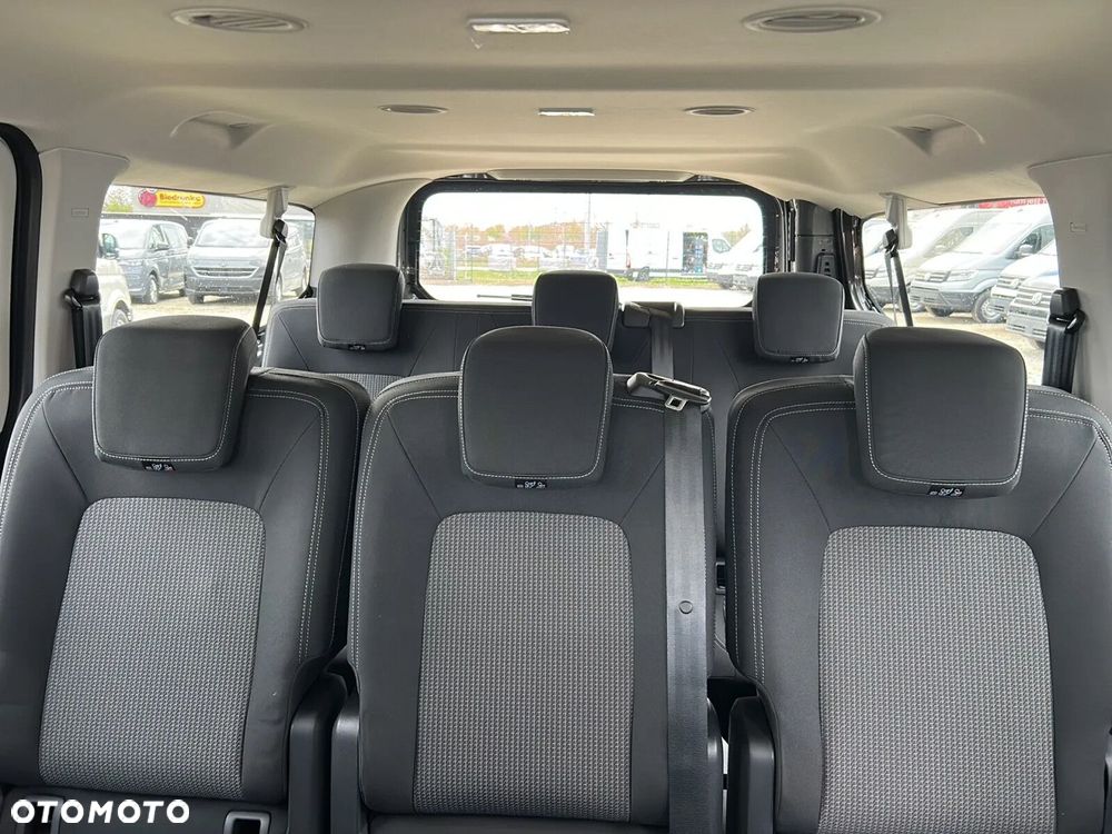 Volkswagen Transporter Kombi L2H1 M1 - 16