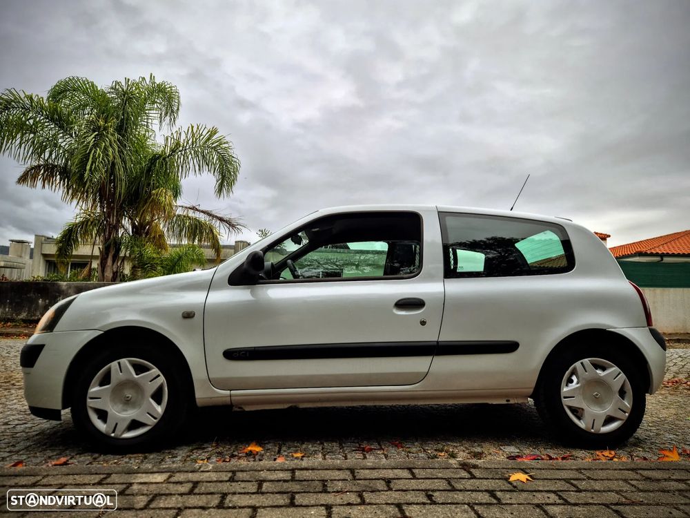 Renault Clio - 9