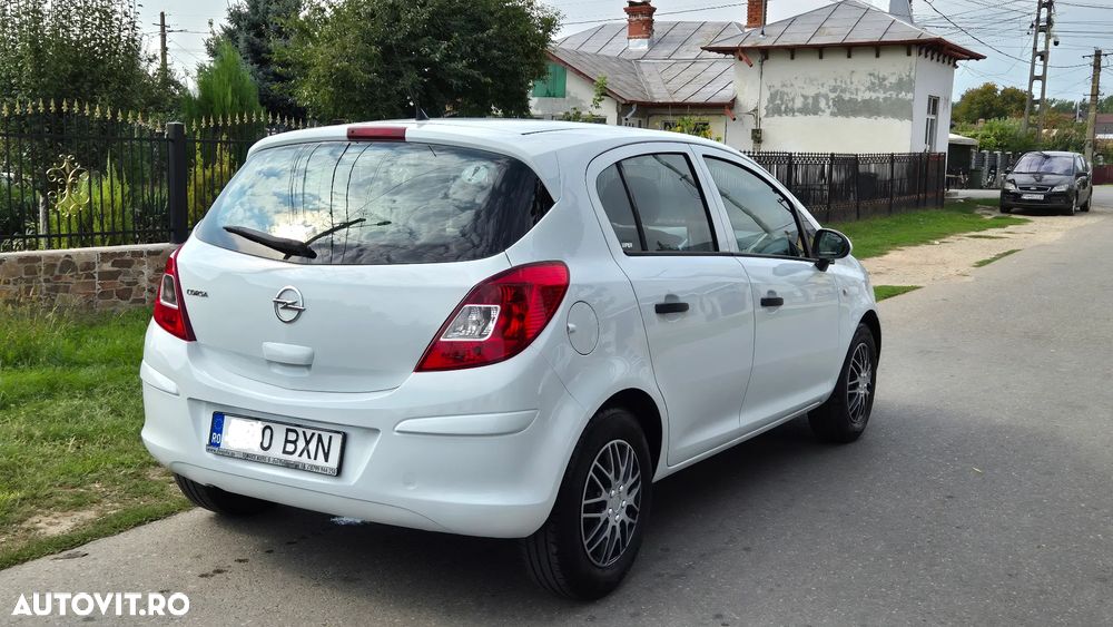Opel Corsa 1.2 Essentia - 4