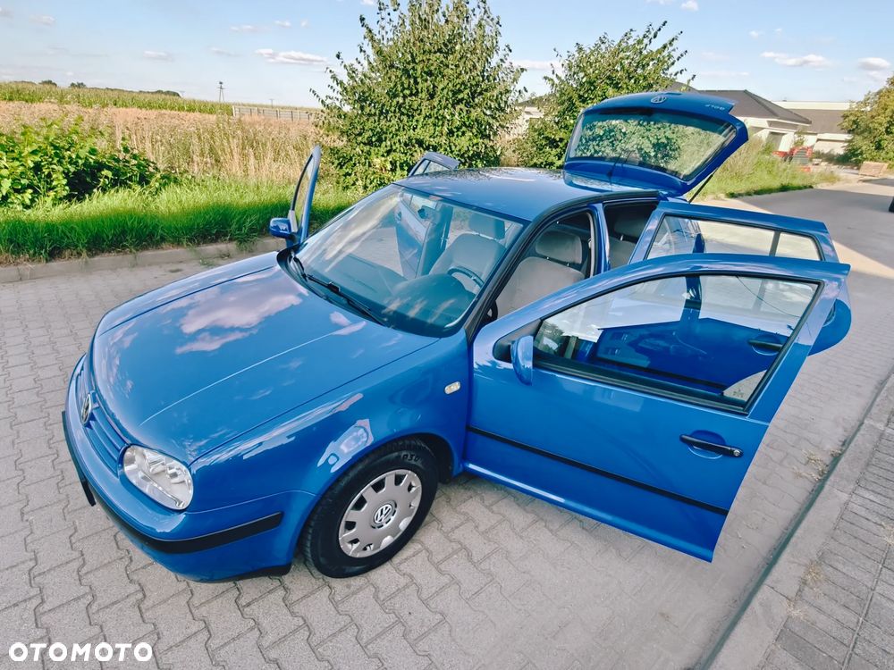 Volkswagen Golf - 25