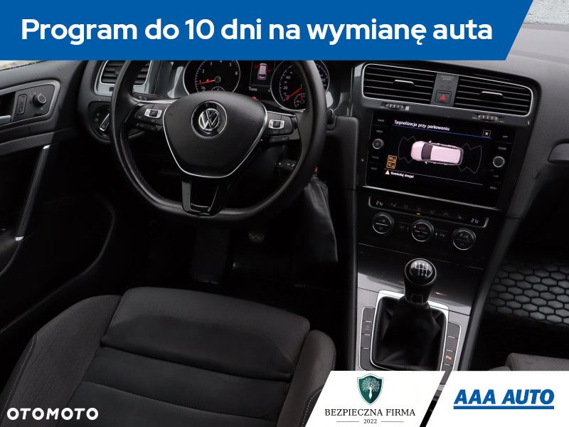 Volkswagen Golf - 8
