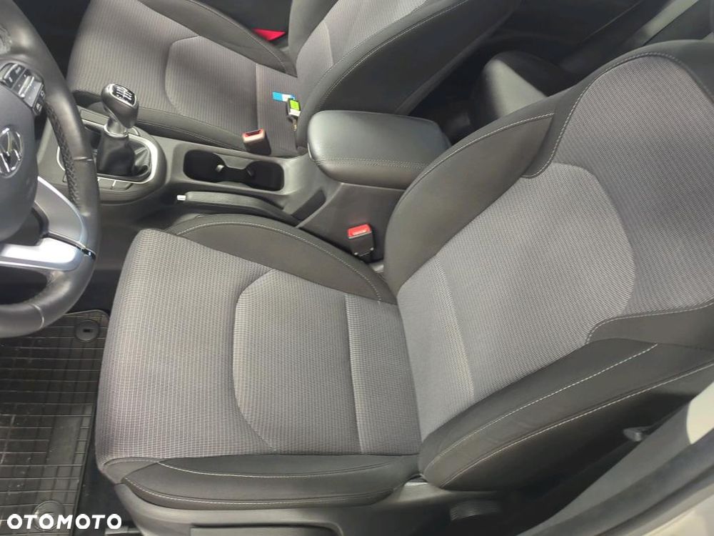 Hyundai i30 1.5 DPI Classic + - 14
