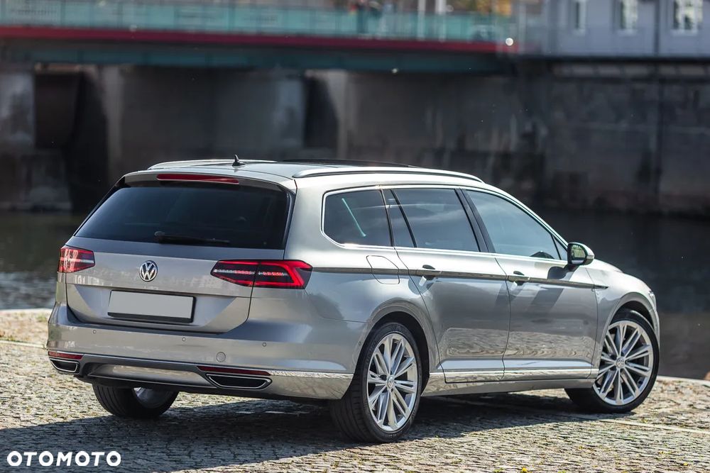 Volkswagen Passat Variant 2.0 TDI SCR 4Motion DSG Highline - 12