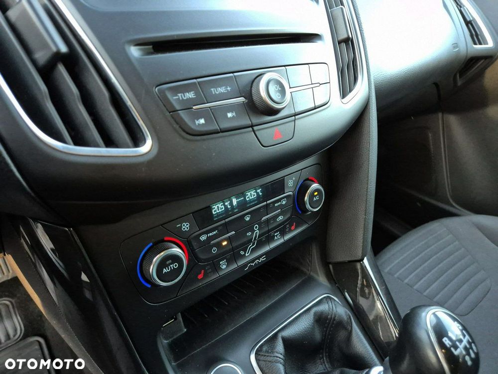 Ford Focus 1.5 EcoBoost Start-Stopp-System TITANIUM - 10